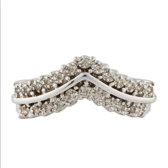 Brand New $1058 Diamond Ring - 14K White Gold V-Shaped Band - 100% Authentic - Picture 2 of 7